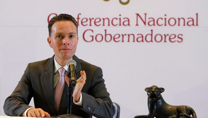 Renuncia a diputación tras escándalo asistente de Manuel Velasco