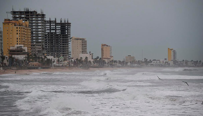 Como tocó tierra huracán "Willa" en territorio mexicano