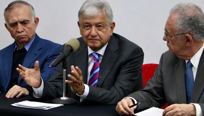Cancelará AMLO construcción de nuevo aeropuerto en Texcoco, será en Santa Lucía
