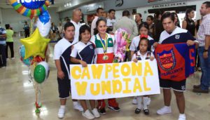 Reciben a la campeona mundial “Chayito” Pelayo