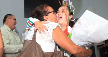 Reciben a la campeona mundial “Chayito” Pelayo