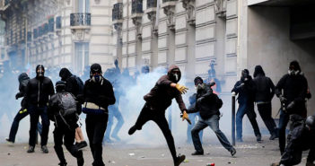 Internet estalla con video viral de "Purga" durante Halloween en Francia