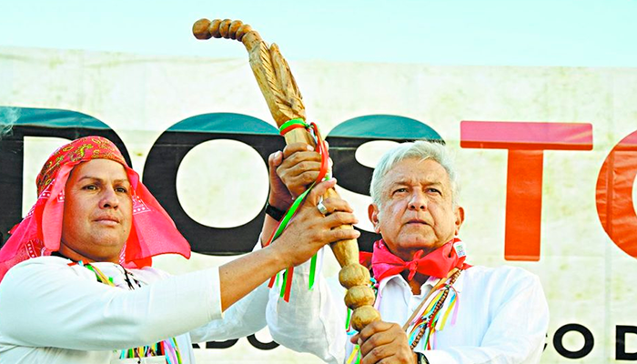 AMLO primer presidente de México en recibir Bastón de Mando indígena