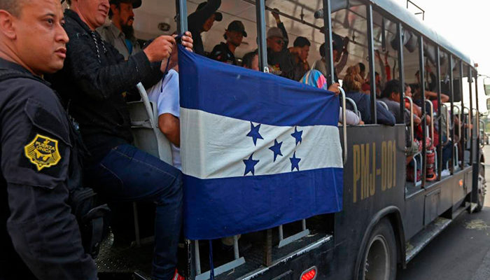 ¿Cuántas más?, otra caravana sale de El Salvador