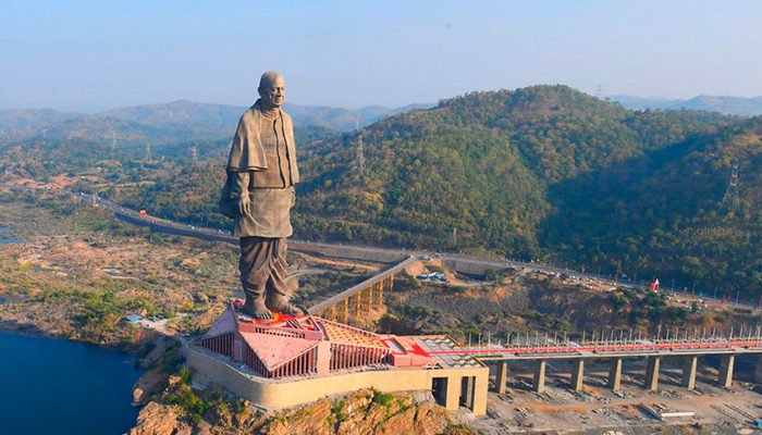 India inagura la estatua más grande del mundo; 182 metros de altura