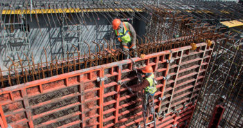 Hacienda liquidará 1,800 millones de dólares de bonos del NAIM