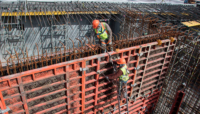 Hacienda liquidará 1,800 millones de dólares de bonos del NAIM