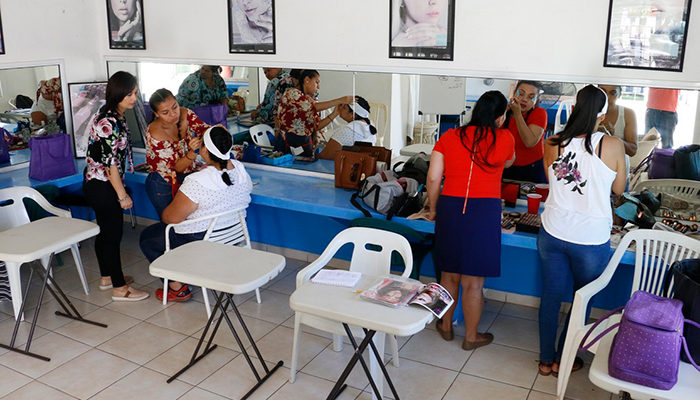 DIF de Puerto Vallarta brinda oportunidad de aprender distintos oficios