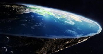 Creyentes de que la Tierra es plana, buscan llegar al fin del mundo en crucero