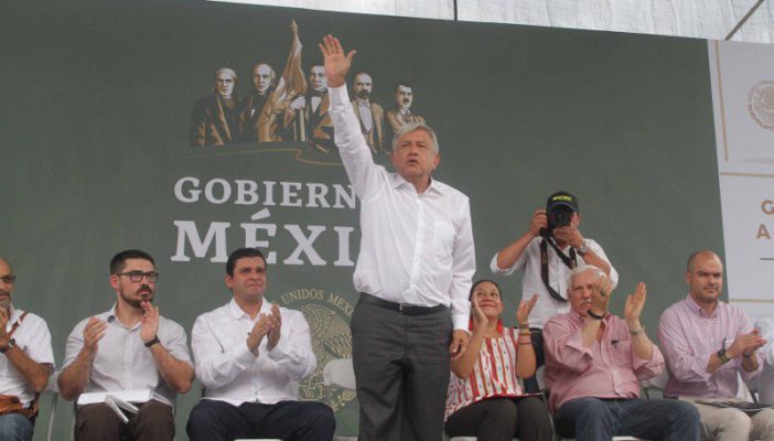 Beneficiará Gobierno de López Obrador a 400 familias en Tecuala