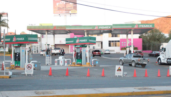 Aumenta el número de gasolineras sin combustible en Tepic