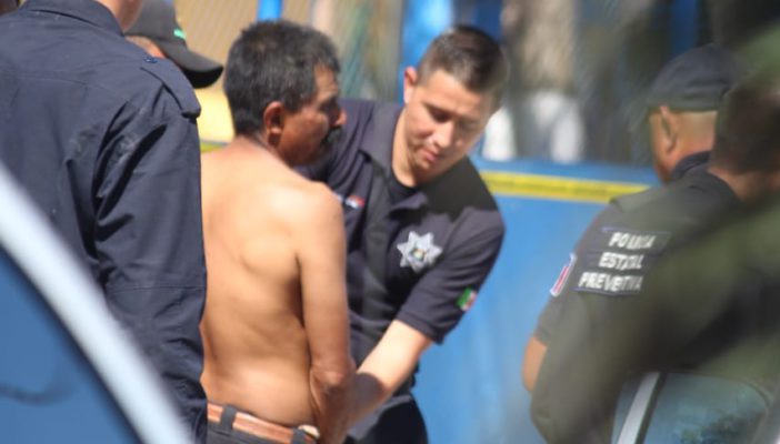Se atrincheró en colegio y mantuvo rehenes por 2 horas