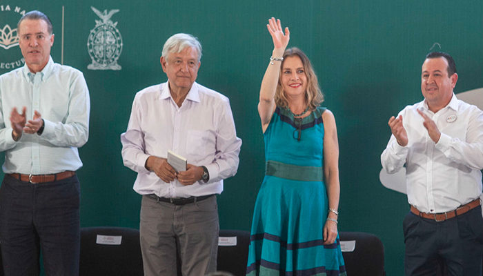 Andrés Manuel busca plan para promover la lectura en México