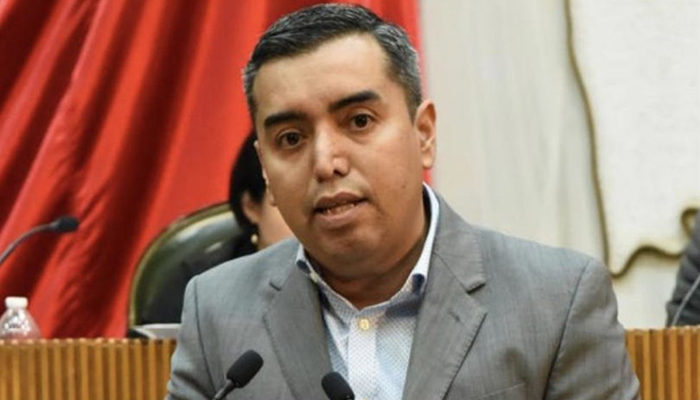 Diputado de Morena acusa a televisoras de “normalizar homosexualidad”