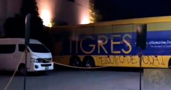 Aficionados del Toluca vandalizan autobús de Tigres