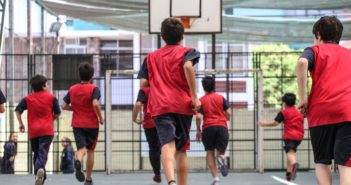 Maestro podría ser demandado por poner a correr a sus alumnos durante 10 minutos