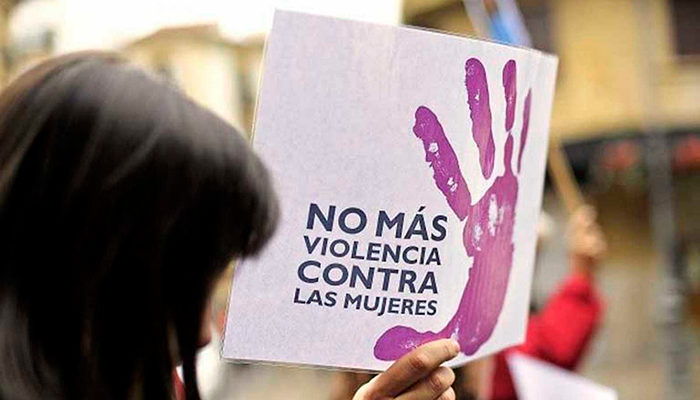 Mujeres marchan en la CDMX en contra feminicidios y secuestros