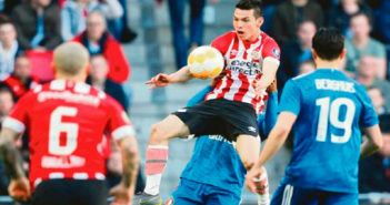 Lozano logra imponer marca de goles; el mejor mexicano en Europa