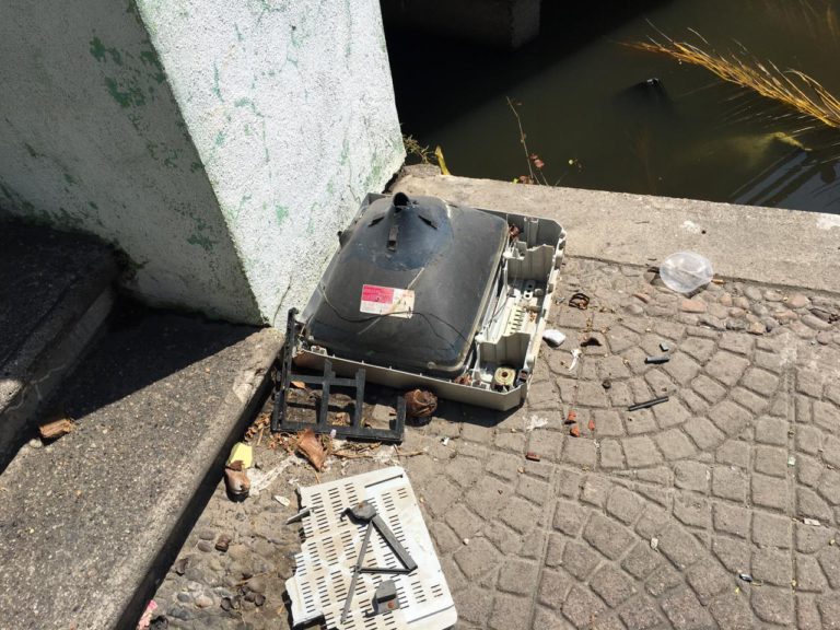 Acceso a playa de los tules, bar y basurero clandestino 3 Acceso a playa de los tules, bar y basurero clandestino