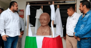 Conmemoran a Benito Juárez con busto 'de otro planeta'