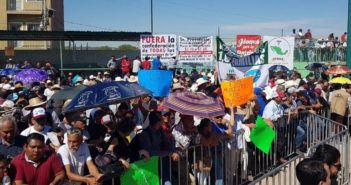 AMLOvers y alfaristas rivalizan con porras y abucheos en Jalisco