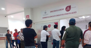 Se busca incrementar el costo de la multa por manejar sin licencia