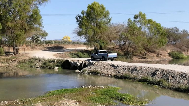 Expone ayuntamiento a automovilistas en el Paso del Guayabo 2 Expone ayuntamiento a automovilistas en el Paso del Guayabo