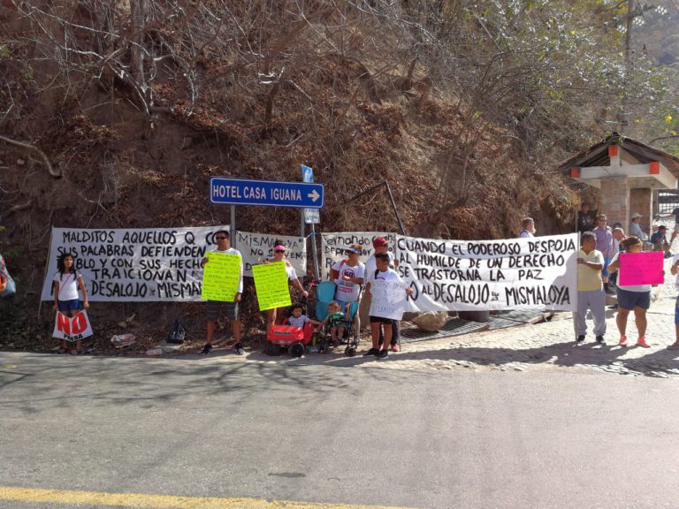 Se esconde Dávalos en las esculturas del CUC, en lugar de dar la cara en Mismaloya
