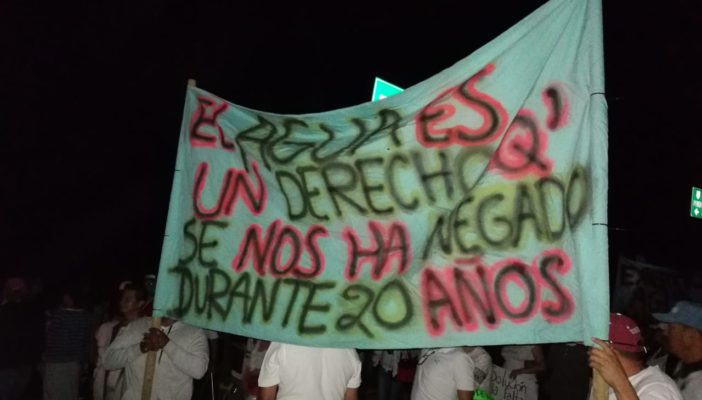 También por agua, colonos de Bahía de Banderas paralizan acceso a Punta de Mita