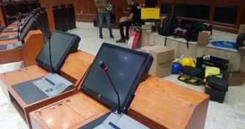 Comprarán diputados pantallas para 'votar'