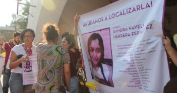 Gobierno reacciona ante manifestación por desaparecidos en Casa Jalisco