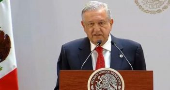 AMLO anuncia la creación de un instituto "para devolverle al pueblo lo robado"