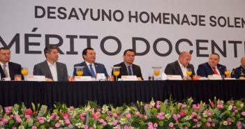 1300 Profesores de Jalisco reciben reconocimiento