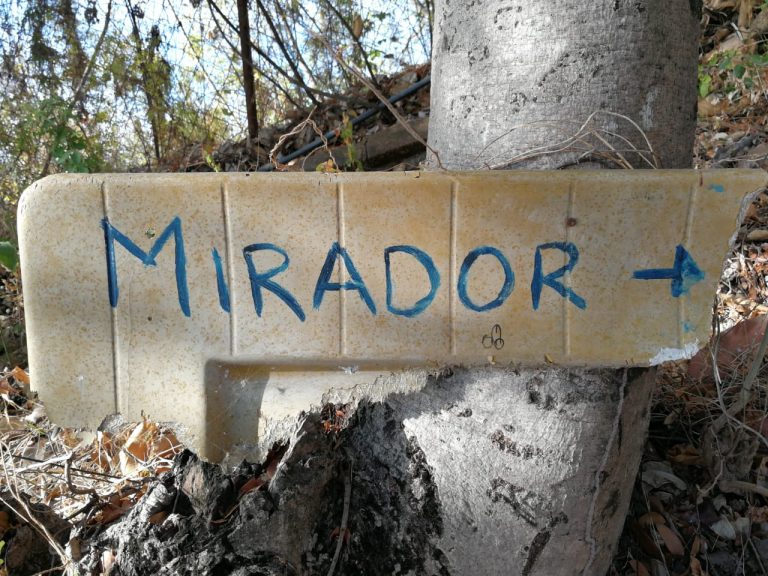 Mirador del Cerro de la Cruz, sin señalética para acceder
