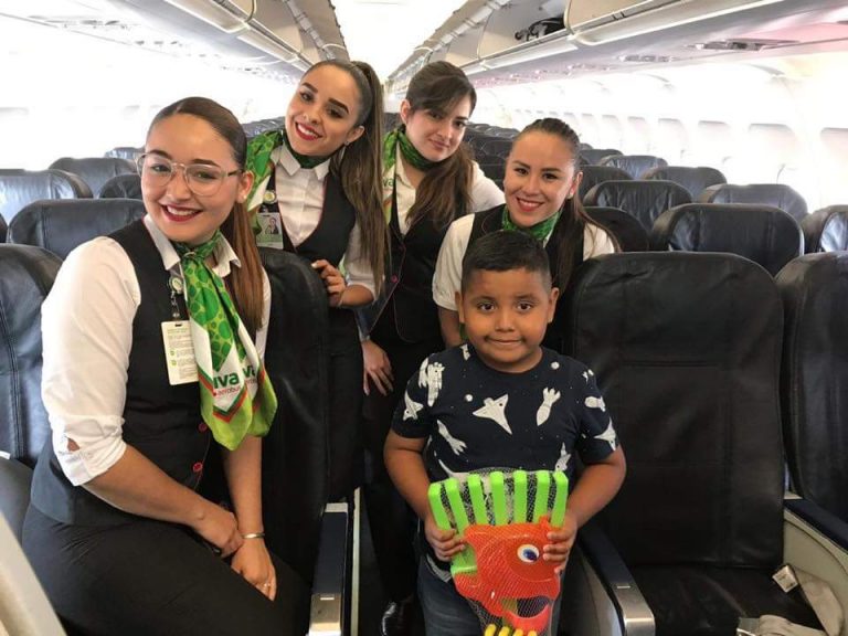 Llega a Puerto Vallarta el niño que soñaba con hacer castillos de arena