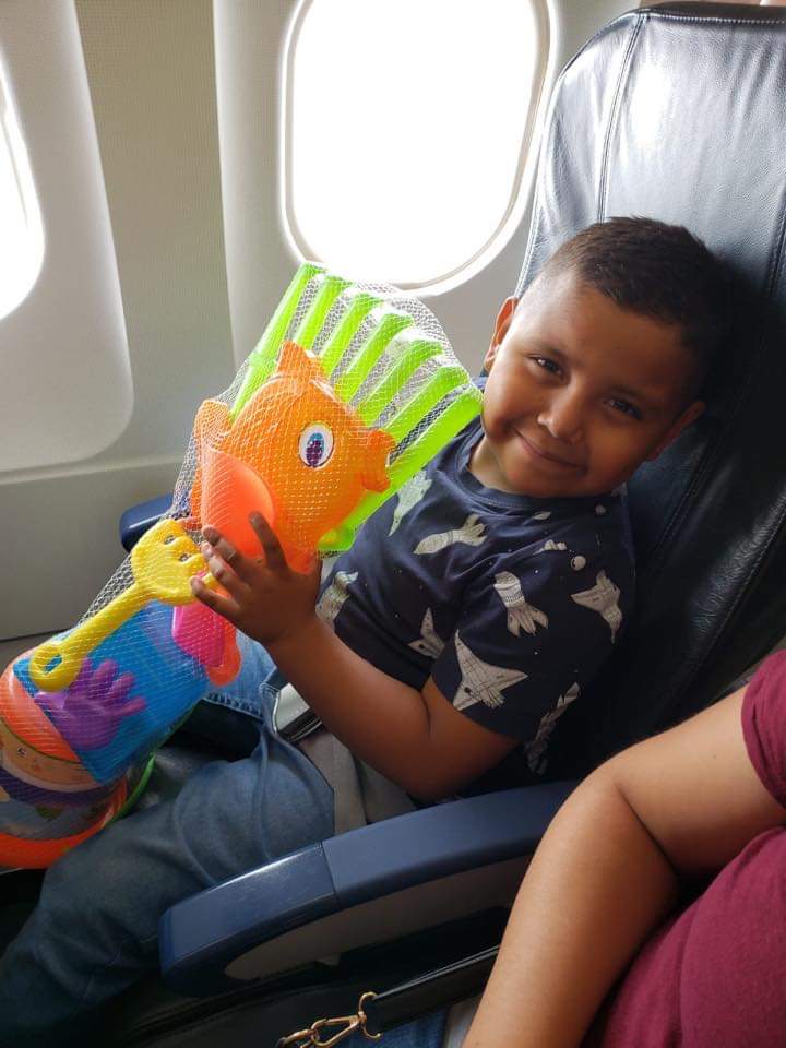 Llega a Puerto Vallarta el niño que soñaba con hacer castillos de arena