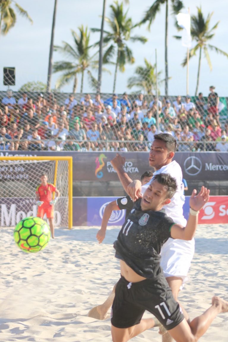 Dio inicio el futbol de playa de la CONCACAF