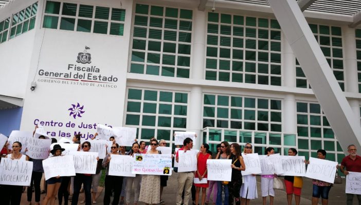 Manifestación en fiscalía ignorada por los vallartenses