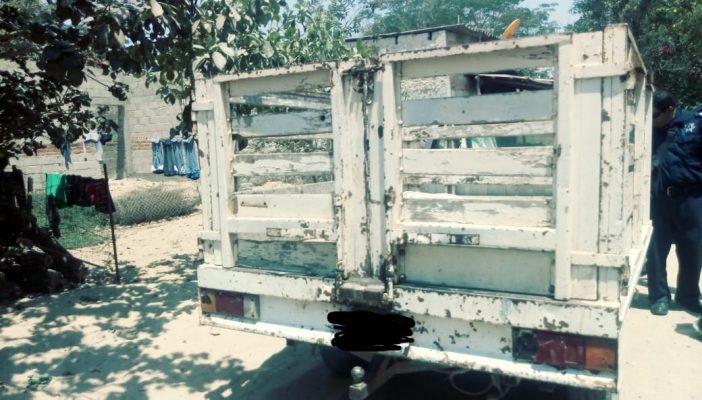 Recuperan camioneta robada y detienen a los 2 presuntos ladrones