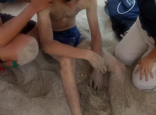 Rescatan a 2 jóvenes en playas de Nuevo Vallarta, uno está grave