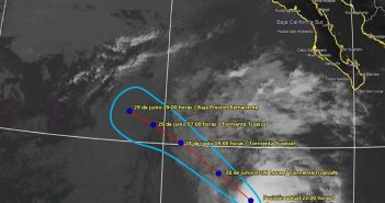 'Alvin' ya es huracán, pero se aleja de las costas de Puerto Vallarta