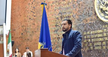 Reclama Munguía a Morena, PAN y PRI por traicionar a Mismaloya