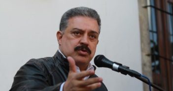 Ocultó Carlos Lomelí propiedades, carros y cuentas bancarias