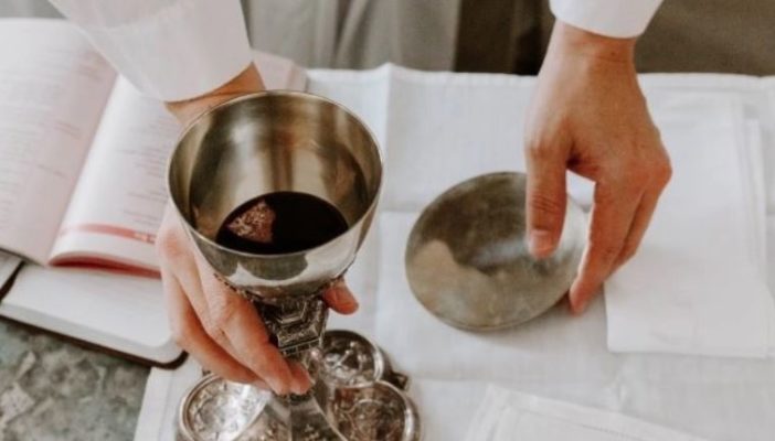 Acusan a pastor de abuso sexual; prometía sacarles al demonio