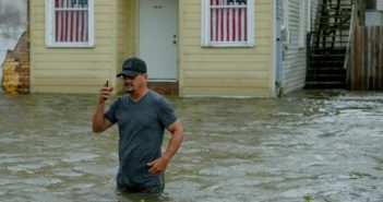 "Barry" toca tierra en Luisiana; se degrada a tormenta tropical
