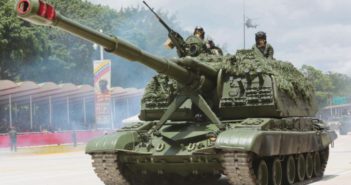 Maduro festeja independencia con los tanques en la calle