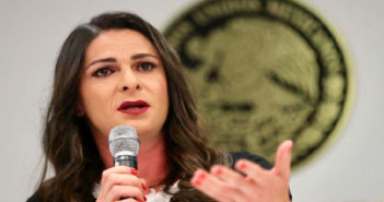 Ana Gabriela Guevara, “No podemos dar becas solamente por berrinche"