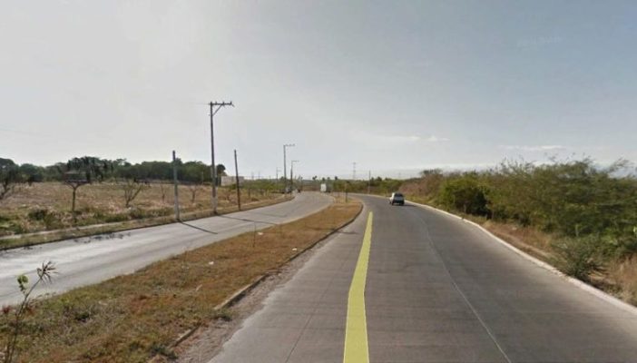 Exigen alumbrado público en Avenida Poetas por riesgo a peatones