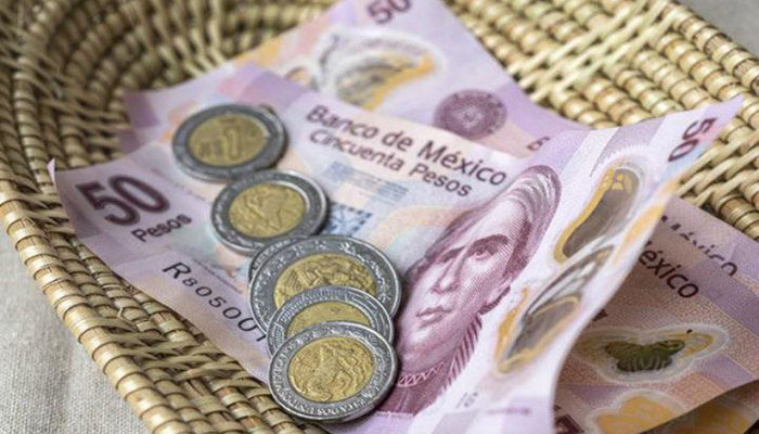 Busca SAT cobrar impuestos a propinas, argumenta son salario del trabajador