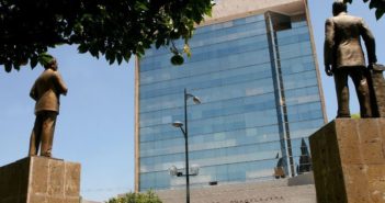 Expulsan a 2 estudiantes de la UdG por abuso sexual a su compañera